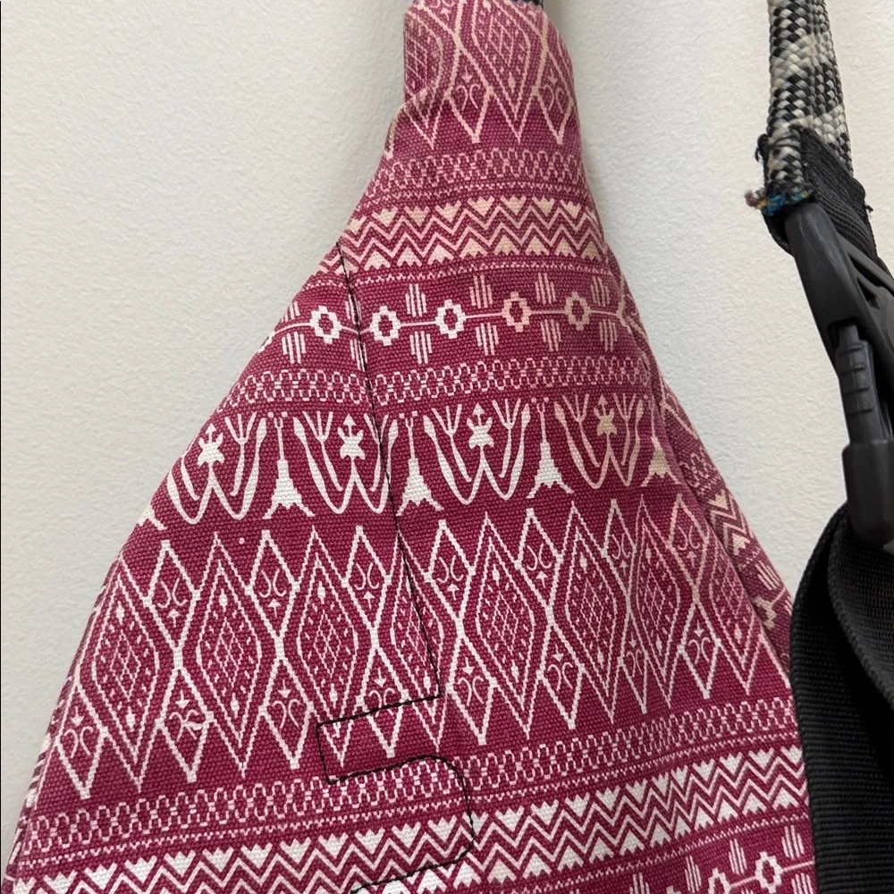 Kavu Slingpack Sling Bag Burgundy White Aztec Ropalooza Rope Bag!